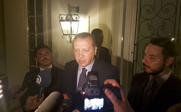 Turkish President Tayyip Erdogan speaks to media in the resort town of Marmaris, Turkey, July 15, 2016. REUTERS/Kenan Gurbuz ORG XMIT: CVI12136