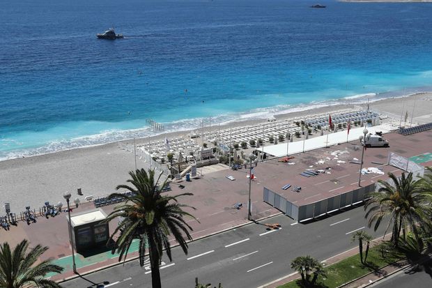 Vista area da Promenade des Anglais, smbolo do balnerio de Nice, na Riviera Francesa