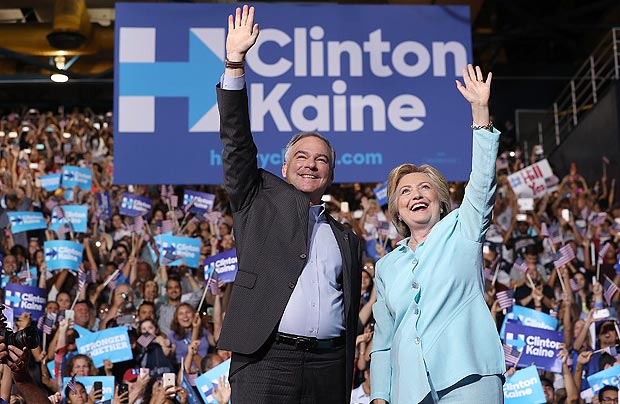 Hillary e seu candidato a vice, Tim Kaine, em campanha na Flórida, onde a chapa perdeu 