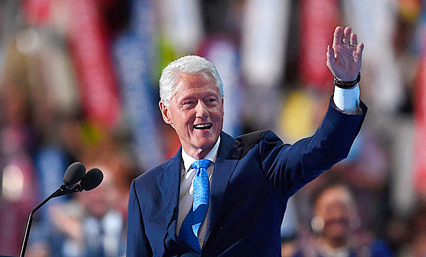 O ex-presidente dos EUA Bill Clinton lembrou de episdios com a mulher, Hillary, em seu discurso