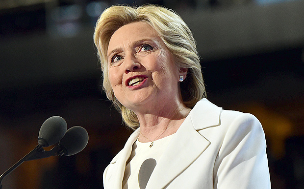 Hillary Clinton fala durante seu discurso na conveno democrata, na Filadlfia, na quinta (28)