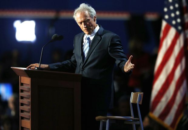 O cineasta Clint Eastwood discursa durante a Conveno Republicana de 2012, na Flrida