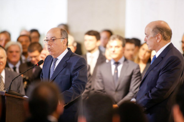 O embaixador Mauro Vieira faz seu discurso de despedida como chanceler, no Itamaraty, em maio