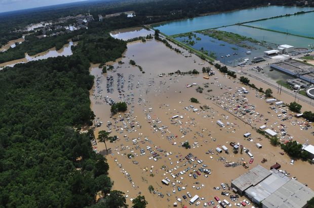 Imagem area mostra rea alagada de Baton Roude, na Louisiana