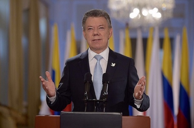 O presidente da Colmbia, Juan Manuel Santos, anuncia em Bogot o consenso com as Farc para o histrico acordo de paz que encerra o conflito civil na Colmbia