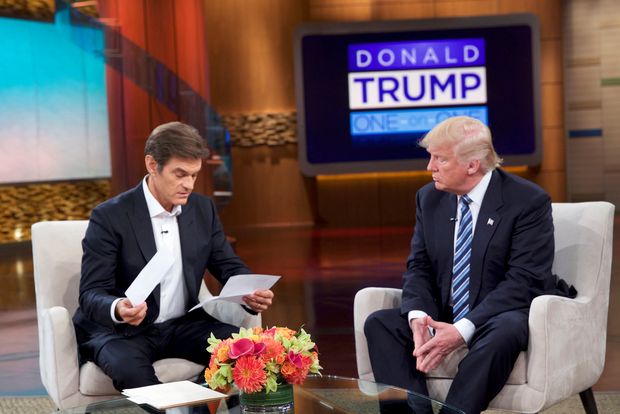 O republicano Donald Trump entrega seu histrico mdico ao apresentador Dr. Oz na TV dos EUA