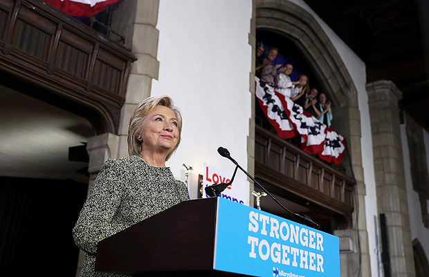 PHILADELPHIA, PA - SEPTEMBER 19: Democratic presidential nominee former Secretary of State Hillary Clinton delivers a speech at Temple University on September 19, 2016 in Philadelphia, Pennsylvania. Hillary Clinton is campaigning in Pennsylvania. Justin Sullivan/Getty Images/AFP == FOR NEWSPAPERS, INTERNET, TELCOS & TELEVISION USE ONLY ==