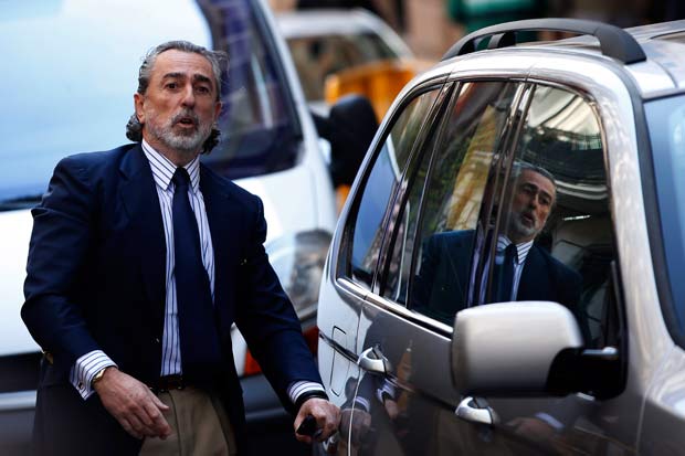 Businessman Francisco Correa arrives at Madrid's High Court, March 20, 2014. Correa, one of the alleged ringleaders of the 