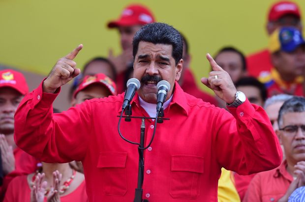 O presidente venezuelano, Nicols Maduro, discursa em Caracas nesta tera-feira (25)