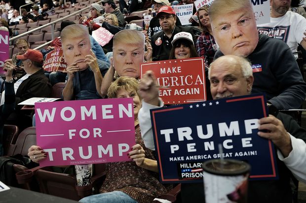 Apoiadores esperam Donald Trump em comcio em Hershey (Pensilvnia), nesta sexta-feira (4)