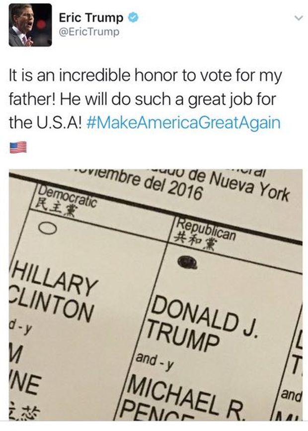 Imagem do tute de Eric Trump, depois apagado por ele, que trazia uma foto da cdula eleitoral, o que  proibido em Nova York