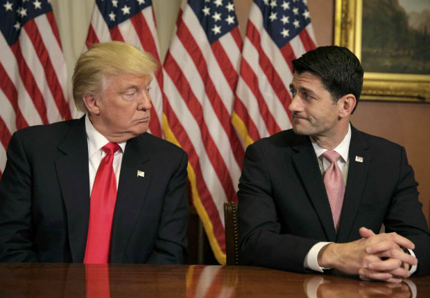 U.S. President-elect Donald Trump (L) meets with Speaker of the House Paul Ryan (R-WI) on Capitol Hill in Washington, U.S., November 10, 2016. REUTERS/Joshua Roberts ORG XMIT: WAS708