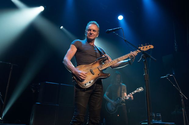 Sting faz concerto na reinaugurao da casa de shows Bataclan, em Paris, na noite deste sbado
