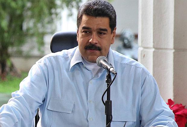 (161113) -- CARACASA, noviembre 13, 2016 (Xinhua) -- El presidente venezolano, Nicols Maduro, participa durante su programa 