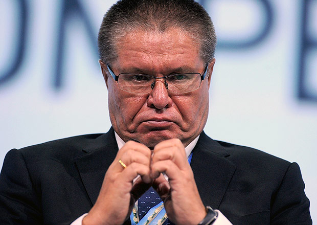 (FILES) This file photo taken on May 24, 2014 shows Russia's Minister of Economic Development Alexei Ulyukayev taking part in the Saint Petersburg International Economic Forum 2014 (SPIEF 2014) in Saint Petersburg Russia's Investigative Committee said on November 15, 2016 that it had detained Ulyukayev on suspicion of taking a two million USD bribe over a massive deal involving state-controlled oil giant Rosneft. / AFP PHOTO / Olga MALTSEVA ORG XMIT: MOW060