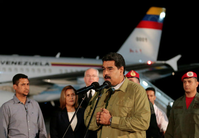 Venezuela's President Nicolas Maduro talks to the media after arriving at Jose Marti international airport in Havana, Cuba November 28, 2016. Miraflores Palace/Handout via REUTERS ATTENTION EDITORS - THIS PICTURE WAS PROVIDED BY A THIRD PARTY. EDITORIAL USE ONLY. ORG XMIT: MIR102