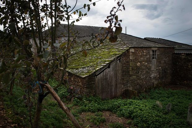 Imagem da casa onde viveu o pai de Fidel Castro, no vilarejo de Lncara, na Espanha