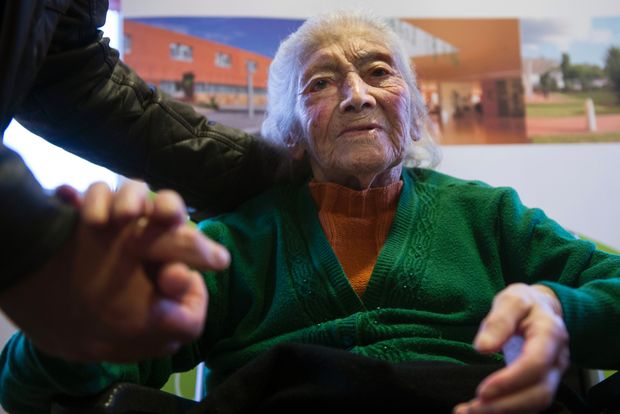 Manuela Argiz, 103, prima de Fidel Castro que vive em Lncara, na Espanha 