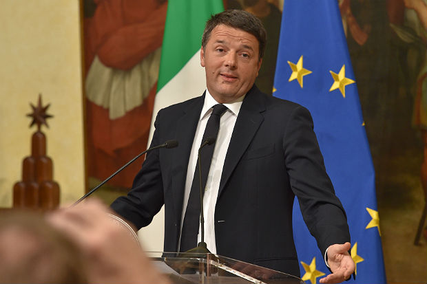 O primeiro-ministro italiano Matteo Renzi d entrevista em Roma