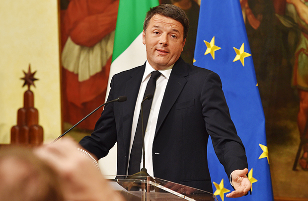 Italy's Prime Minister Matteo Renzi gives a press conference at the Palazzo Chigi after the results of the vote for a referendum on constitutional reforms, on December 4, 2016 in Rome. Italy's Prime Minister Matteo Renzi announced his resignation after losing a referendum on constitutional reform. 