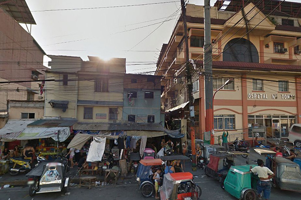 Favela é construída em todo o espaço ao redor e atrás do Ospital ng Tondo (Hospital de Tondo), na barangay 126, em Tondo, bem ao lado da estação de polícia número 7. Nessa favela morava Jack Mendonza, que foi morto pelo esquadrão da morte na cidade de Caloocan, Grande Manila, onde trabalhava como barker (pessoa que fica chamando passageiros para embarcar nos jeepneys). Suspeito de vender drogas, Jack foi morto com um tiro na cabeça, no meio da rua, no dia 11 de outubro de 2016.