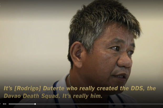 vdeo do New York Times em que Matobato diz ter feito parte do esquadro da morte de Davao, que, segundo ele, era comandado por Duterte.