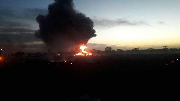 Queda do avio causou exploso na Colmbia