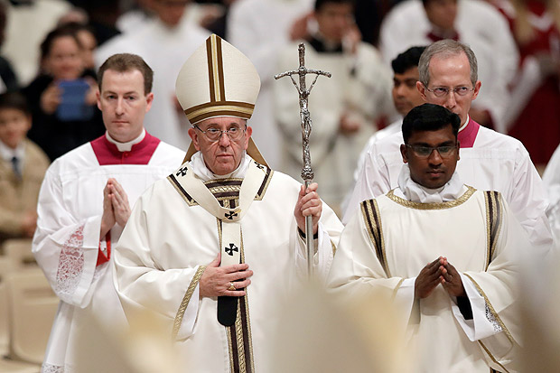 Papa Francisco durante celebrao da Missa do Galo, na baslica de So Pedro