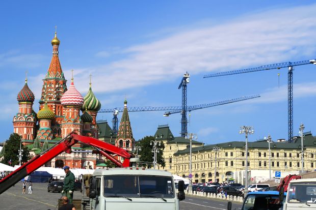 Obras na regio da catedral de so Baslio, smbolo da Rssia, na praa Vermelha, em Moscou