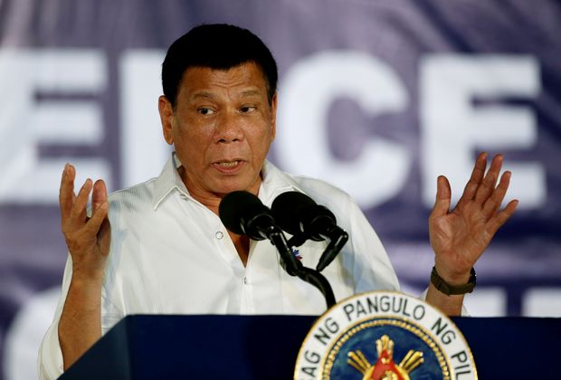 O presidente das Filipinas, Rodrigo Duterte, discursa para mes e donas de casa na provncia de Pampanga