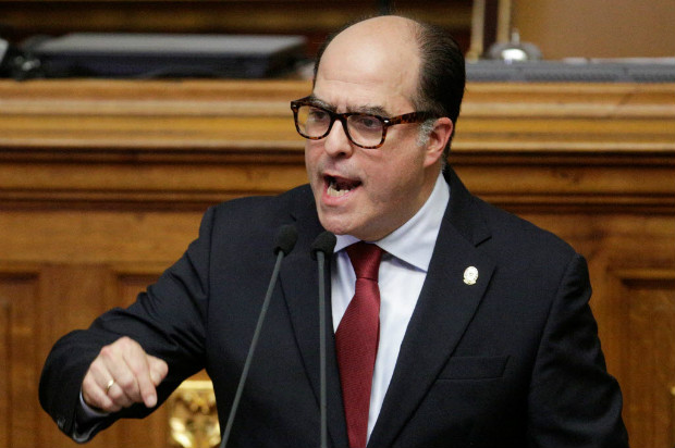O novo presidente da Assembleia Nacional da Venezuela, Julio Borges, discursa aps a posse