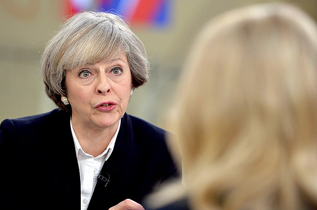 Britain's Prime Minister Theresa May (L) is interviewed by Sophy Ridge on Sky News, during the Ridge on Sunday programme, in London, Britain January 8, 2017. REUTERS/John Stillwell/Pool ORG XMIT: LON182