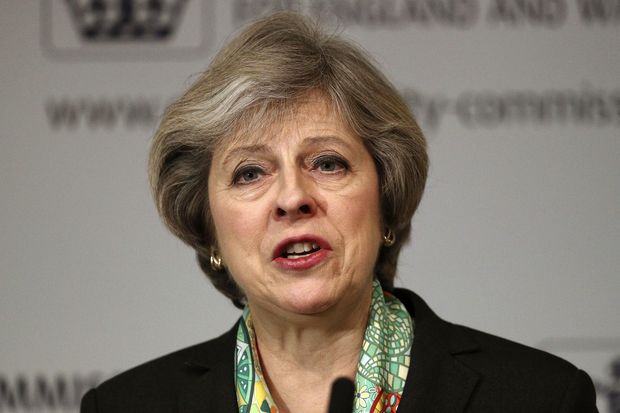 A primeira-ministra britnica, Theresa May, em evento nesta segunda (9) na Comisso de Caridade, em Londres