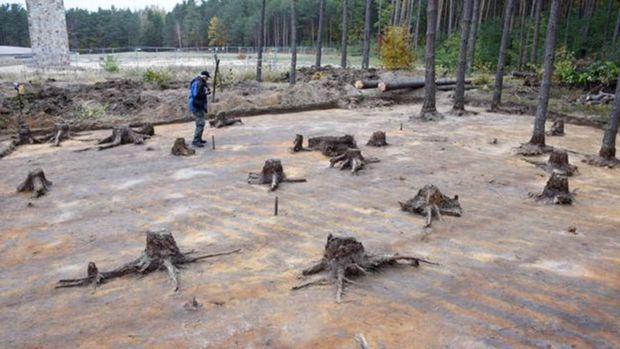 Escavaes ocorreram no campo de extermnio de Sobibor, na Polnia, que nazistas tentaram descaracterizar plantando rvores