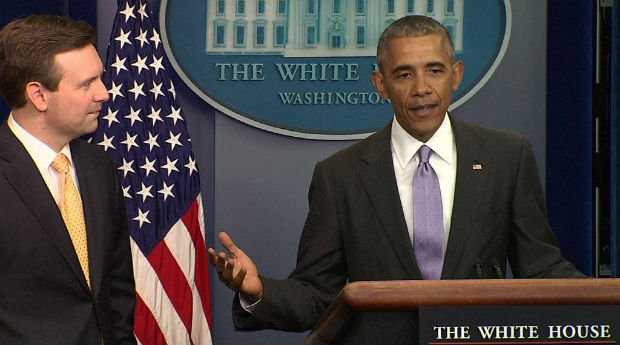 Obama surpreende seu porta-voz com apario em entrevista na Casa Branca