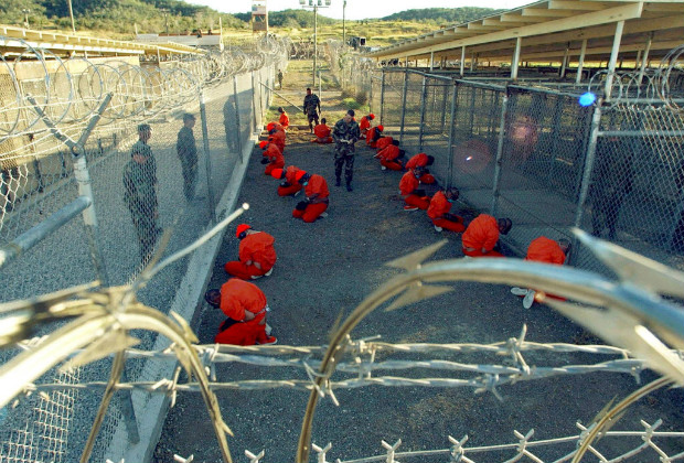 Prisioneiros em Guantnamo; Trump deve assinar ordem que autoriza reviso de tcnicas de interrogatrio