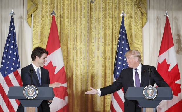 O premi canadense, Justin Trudeau, e o presidente americano, Donald Trump, em encontro na Casa Branca