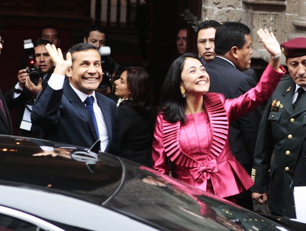 O ex-presidente do Peru Ollanta Humala e sua mulher, Nadine, no dia da posse, em julho de 2011