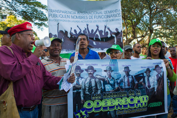 Dominicanos pedem comisso independente para investigar Odebrecht em ato em Santo Domingo