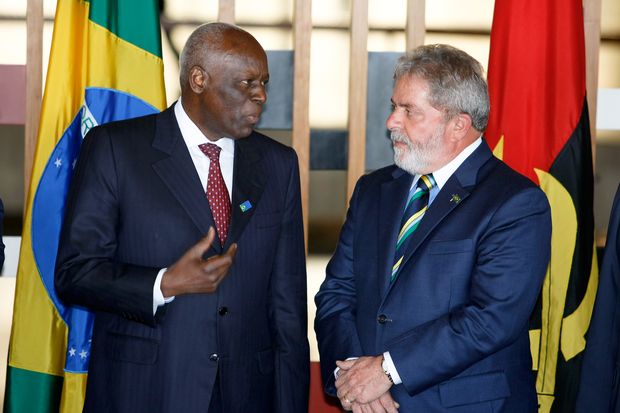 O ento presidente Lula recebe o lder angolano Jos Eduardo dos Santos no Itamaraty em 2010 