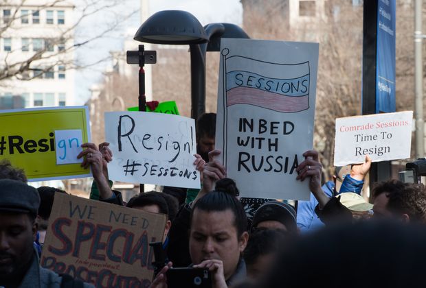 Protesto em Washington pede a renncia do secretrio de Justia americano, Jeff Sessions