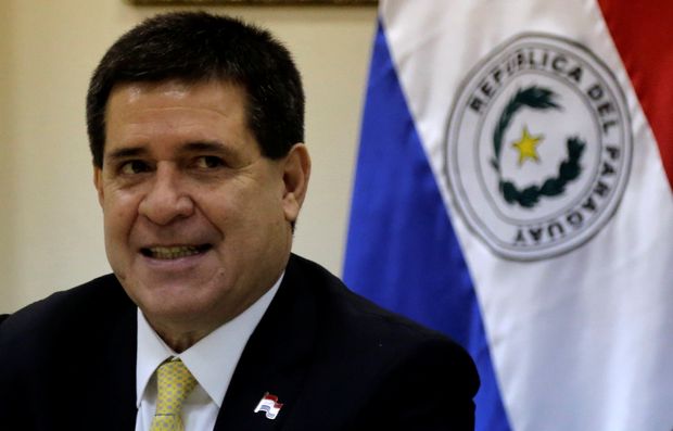 O presidente paraguaio, Horacio Cartes, durante reunio sobre emenda da reeleio nesta quarta (5)
