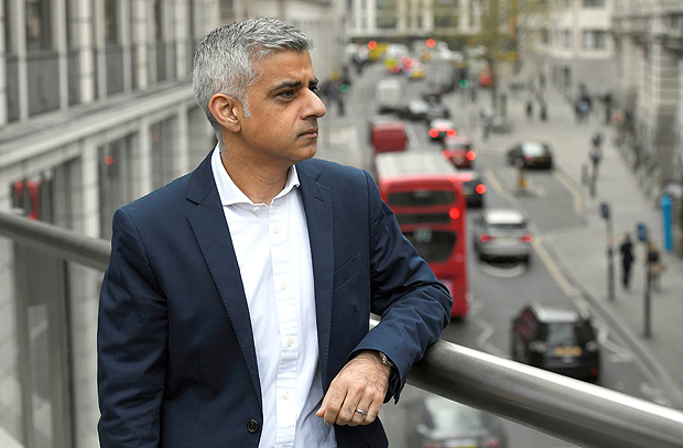 Mayor of London Sadiq Khan poses following an environment and emissions policy launch event outlining plans to place a levy on the most polluting vehicles in London, Britain, April 4, 2017. REUTERS/Toby Melville ORG XMIT: TOB505