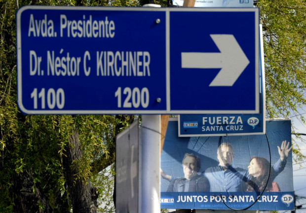Av. Néstor Kirchner, uma das principais de Río Gallegos; província de Santa Cruz passa por forte crise