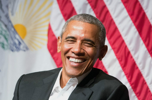 O ex-presidente dos EUA Barack Obama reaparece em dilogo com estudantes em Chicago