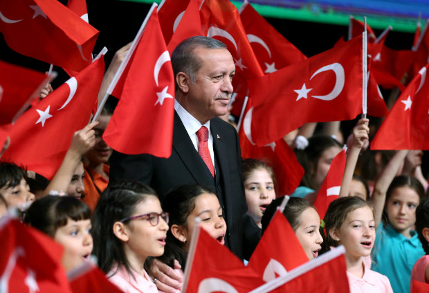 urkish President Tayyip Erdogan poses with children during a ceremony to mark the National Sovereignty and Children's Day at the Presidential Palace in Ankara, Turkey, April 23, 2017. Murat Cetinmuhurdar/Presidential Palace/Handout via REUTERS ATTENTION EDITORS - THIS PICTURE WAS PROVIDED BY A THIRD PARTY. FOR EDITORIAL USE ONLY. NO RESALES. NO ARCHIVE. ORG XMIT: TUR02