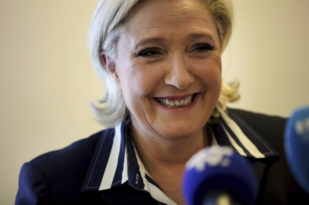 A candidata de extrema direita Marine Le Pen participa de conveno sobre frica e Frana em Paris