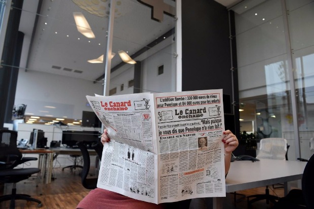 Jornalista l o jornal satrico "Le Canard Enchan", que publicou as denncias contra Franois Fillon
