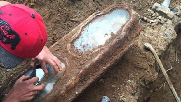 Caixo de chumbo e bronze foi encontrado durante reforma de casa no distrito de Richmond 