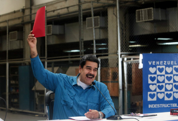 O presidente da Venezuela, Nicols Maduro, participa de seu programa na TV estatal neste domingo (21)
